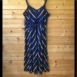 •Cooperative• from U/O beautiful button-down dress